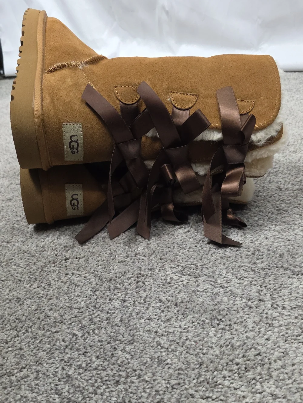 UGG Bailey Boots Chestnut Sheepskin Bow-Back Winter Boots Wimens Size 9 No Box